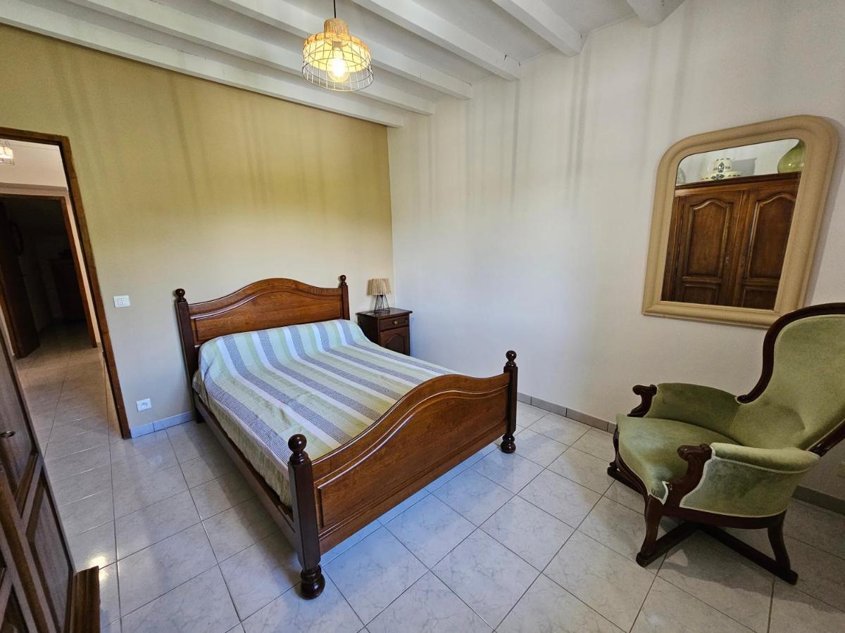 Les Oliviers Apartment Ansouis Екстериор снимка